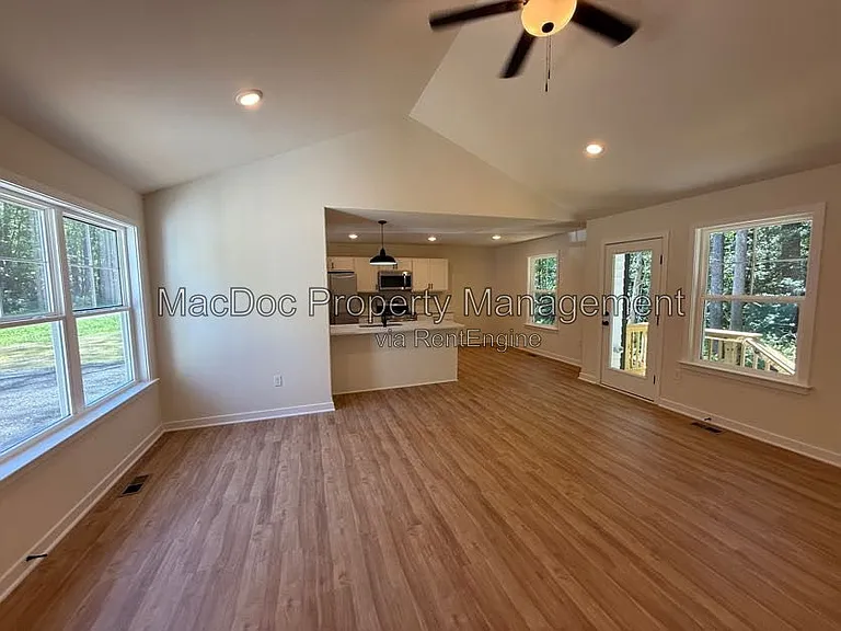387 Forest Grove Rd — Photo 3