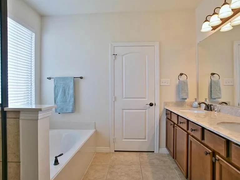 401 Bluefinch Dr — Photo 9
