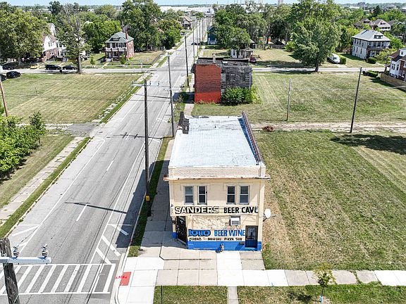 3rd image of 2280 Saint Clair St