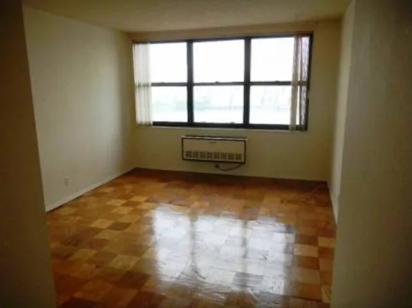 7000 Boulevard E, Guttenberg, NJ 07093