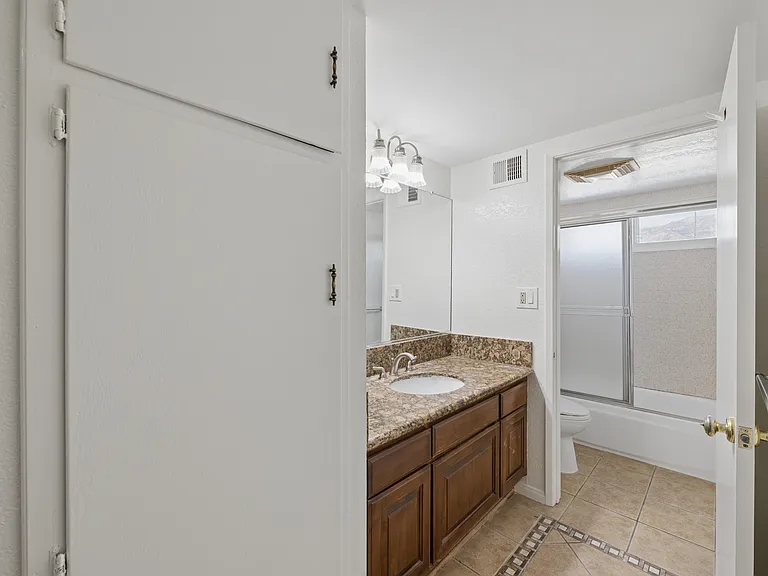 2429 Oswego St #B — Photo 12