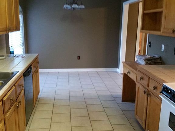 4th image of 7605 Elmwood Dr