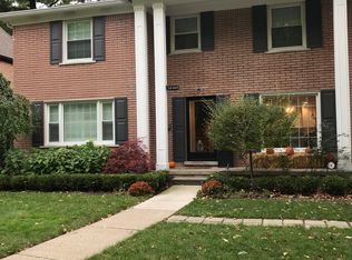 26369 York Rd, Huntington Woods, MI 48070