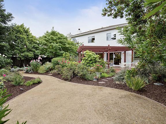 5th image of 6158 Mancuso St