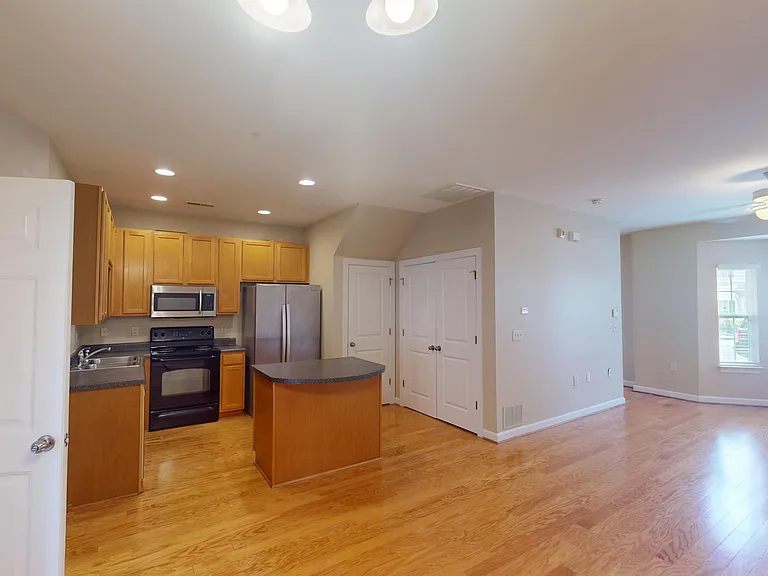 378 Summergate Dr — Photo 3