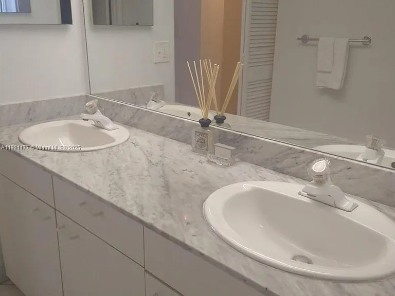 9341 SE Collins Ave #303 — Photo 9