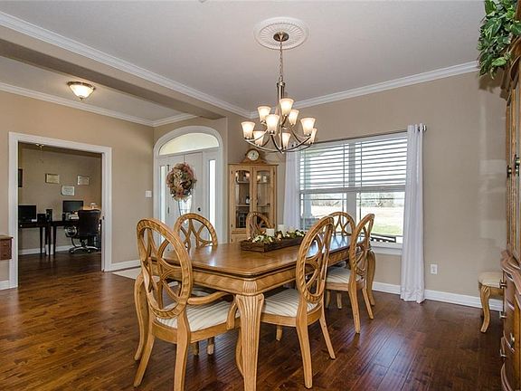 5th image of 1146 The Shores Dr