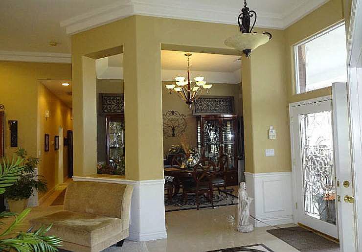Entry/Formal Dining Area
