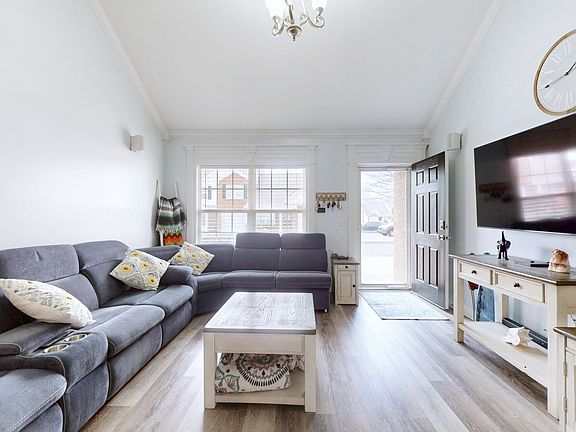 4th image of 876 Wolves Den Pl