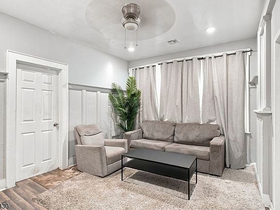 2nd image of 120 Rose Terrace