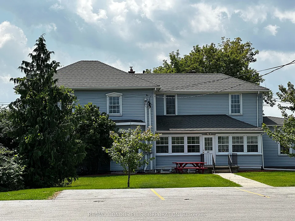 758 Niagara Stone Rd #3