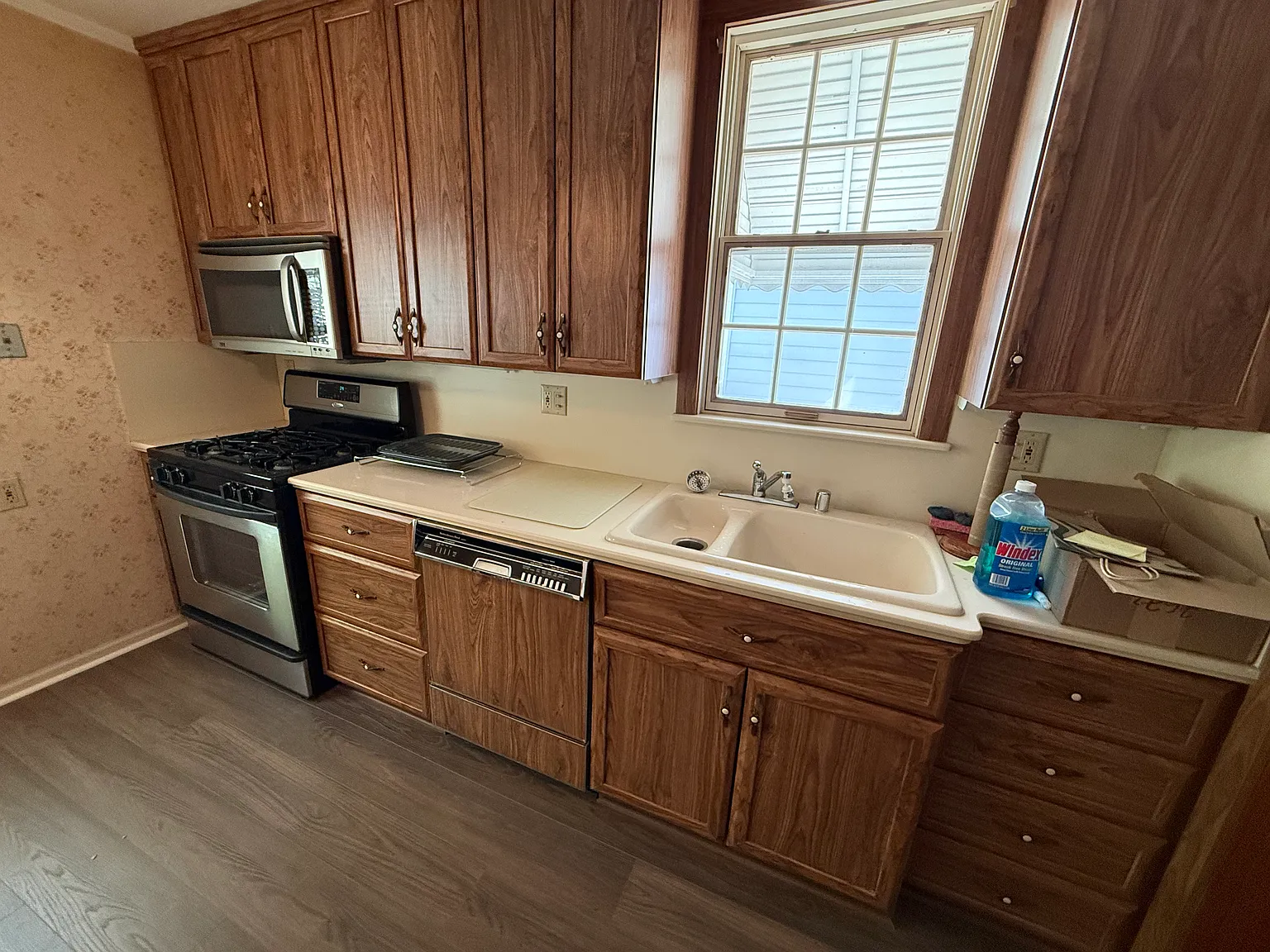 3 bed, 1044 sqft, $1,695 — Photo 4