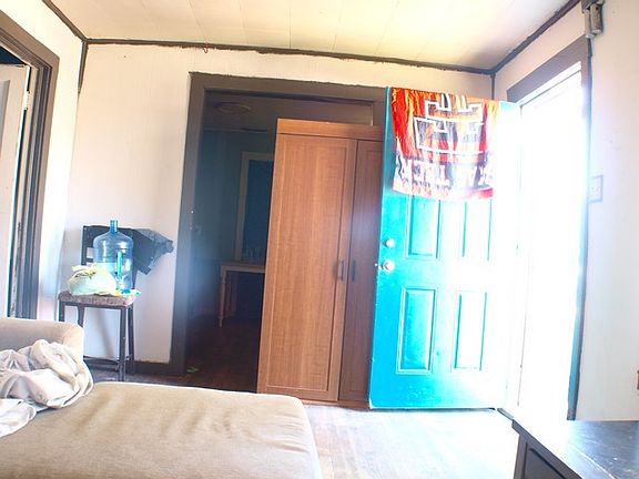 2nd image of 3018 Clinton St