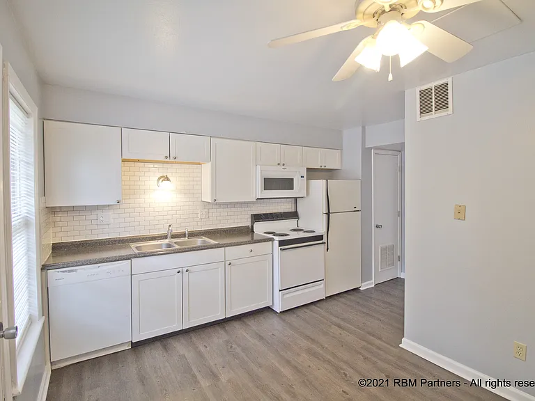 400 W Union St — Photo 2
