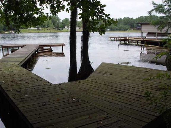 4th image of Lakeview Cir