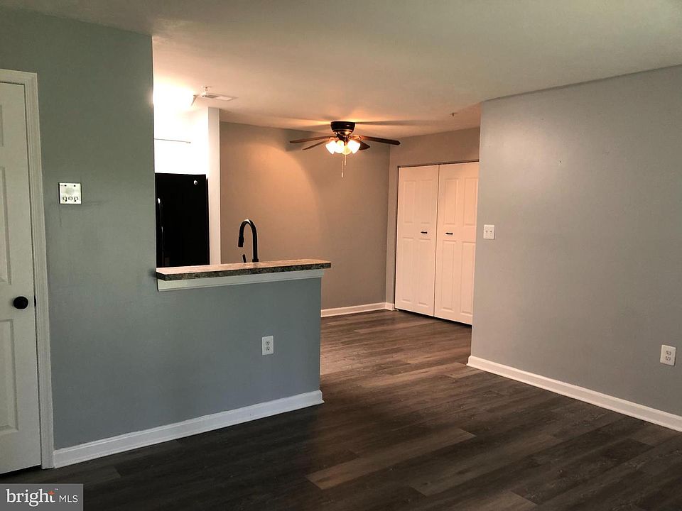 1st image of 1205 Raven Wood #102