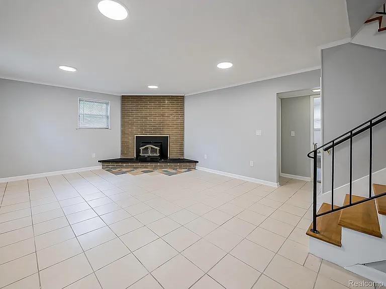 7580 Thornwood St — Photo 53