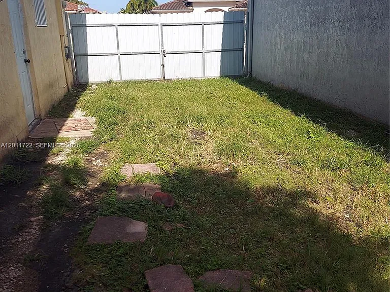 12426 SW 214th Ter — Photo 4