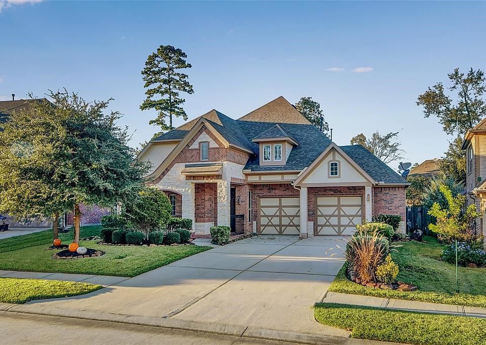 Stunning one story DR Horton home with loads of upgrades including hardwoods throughout living areas, massive chef's kitchen with double ovens, oversized garage & lush landscaping in the front & backyard.
