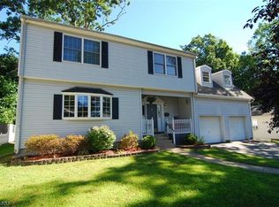 171 Beachwood Rd, Parsippany, NJ 07054