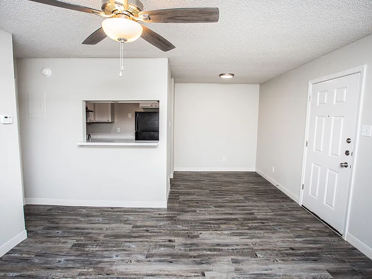Saddlewood Apartments — Photo 17