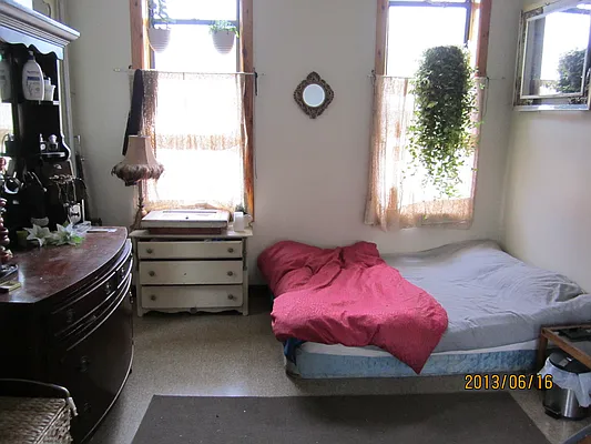 Rented by David W Realty Inc | media 32