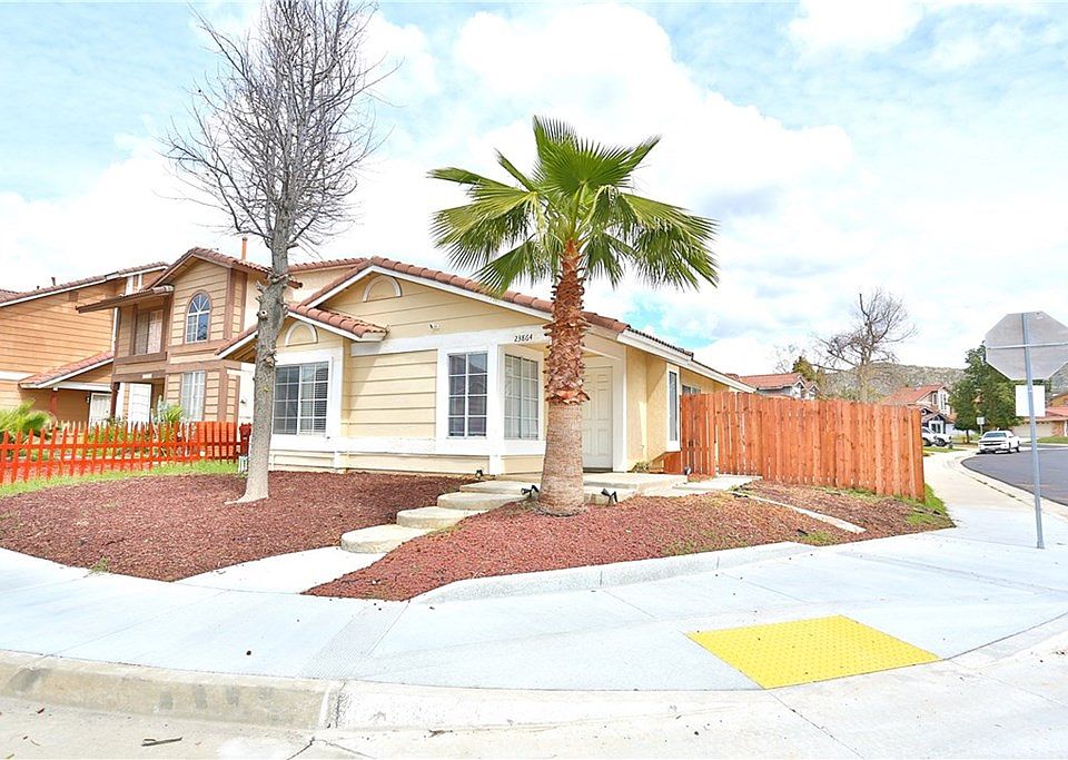1st image of 23864 Parkland Ave