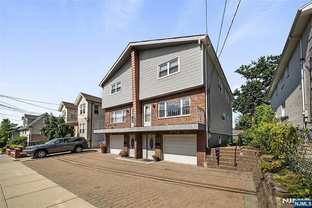 3 bed, 2.5 bath, $3,700 — Photo 1