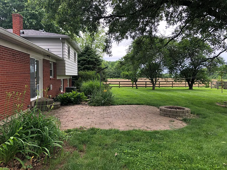 7336 Kyles Station Rd — Photo 25