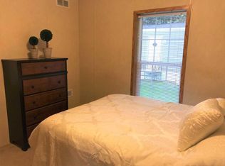 4015 N 127th Plz, Omaha, NE 68164