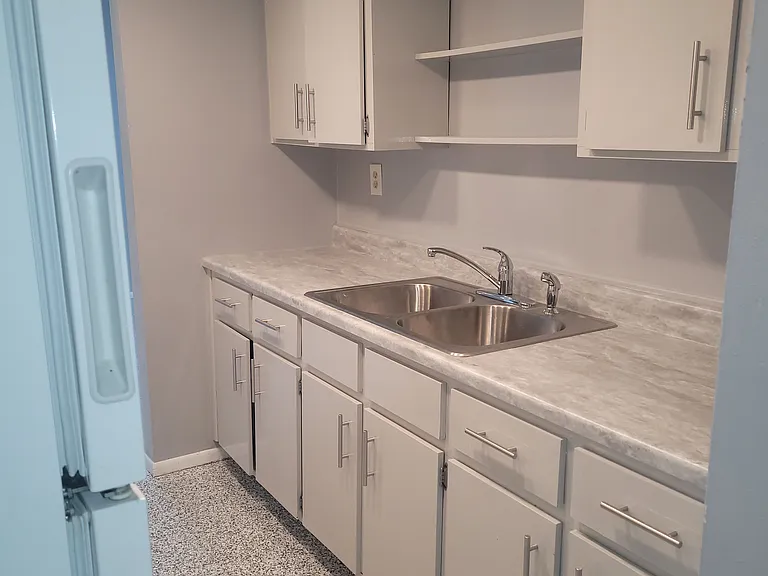 5845 Fairfield Ave S #8 — Photo 1