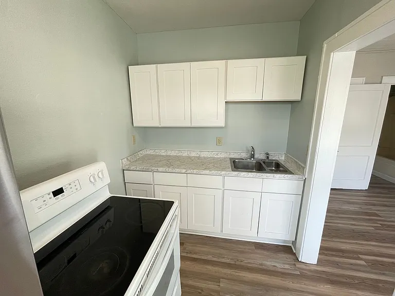 337 E Church St — Photo 8