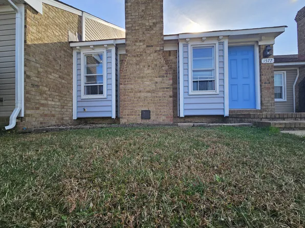 1577 Crescent Pointe Ln, Virginia Beach, VA 23453