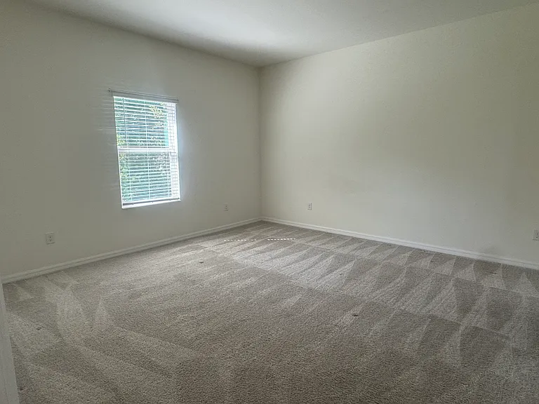 108 Boxwood Ln — Photo 9