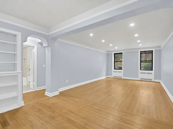 3545 79th St APT 1K, Flushing, NY 11372