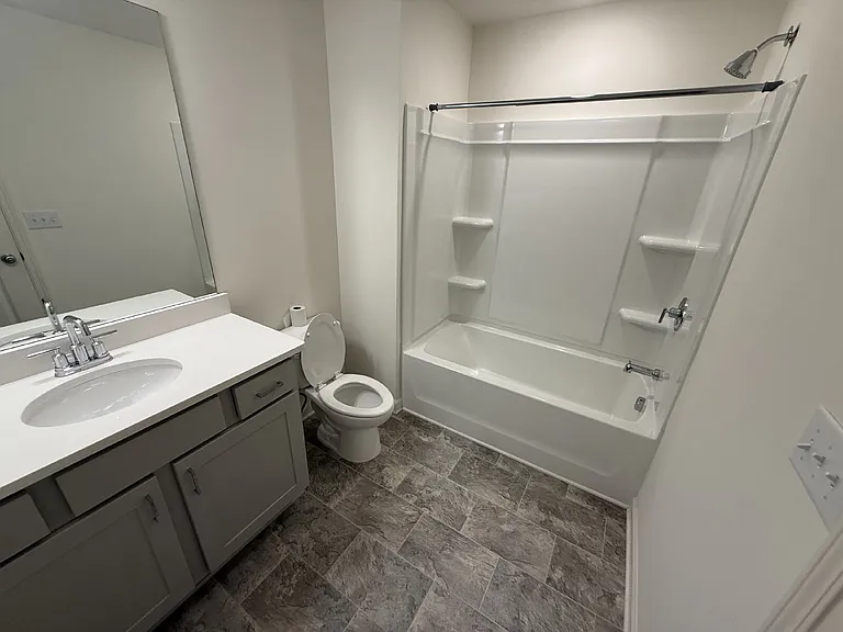 565 Morrow Ln SW #SW — Photo 2
