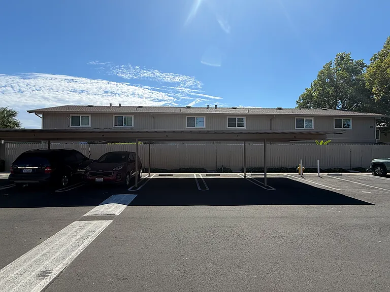 1177 Norwegian Ave #13 — Photo 3