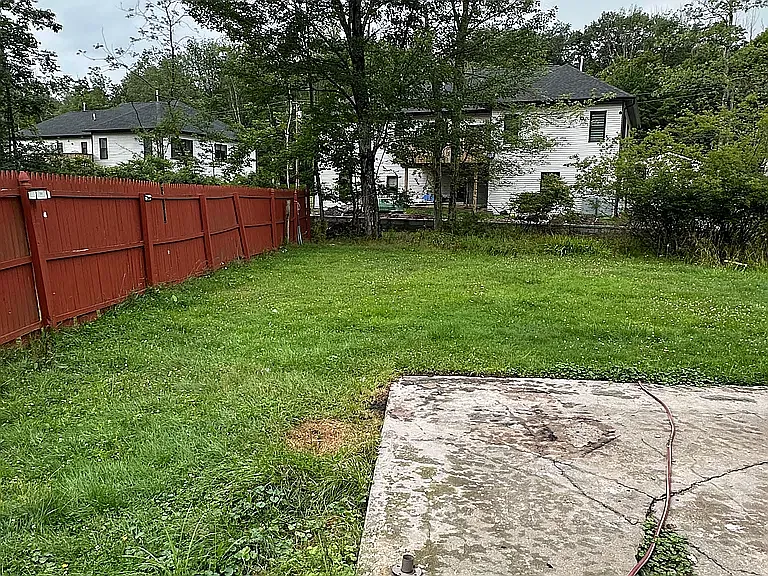 3 bed, $2,200 — Photo 2