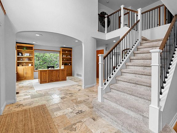 5th image of 503 Eagle Crest Ct