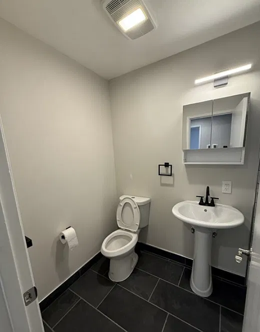 3 bed, 1199 sqft, $3,200 — Photo 3