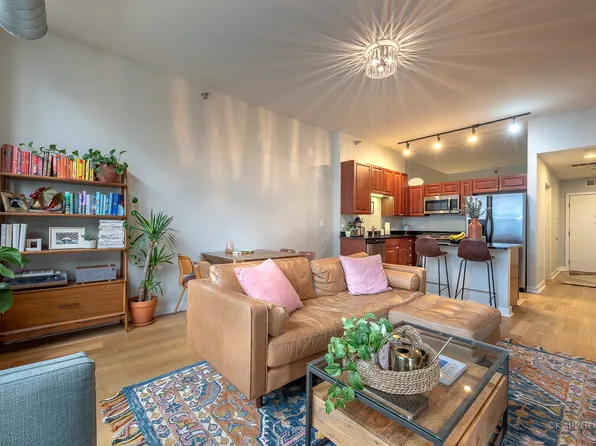 901 W Madison St Unit 614, Chicago, IL 60607