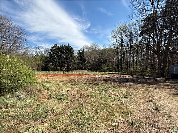 4th image of 509 Lynn Dr