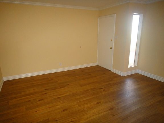 4th image of 2214 E 2nd St #2