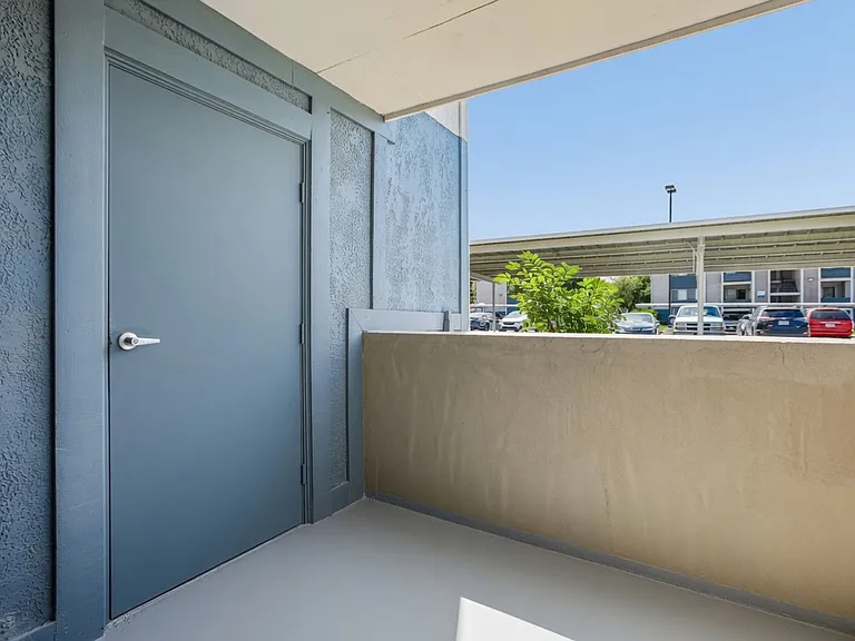 Brighton Place Apartments — Photo 41