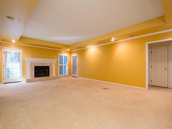 3rd image of 608 Cambridge Place Dr