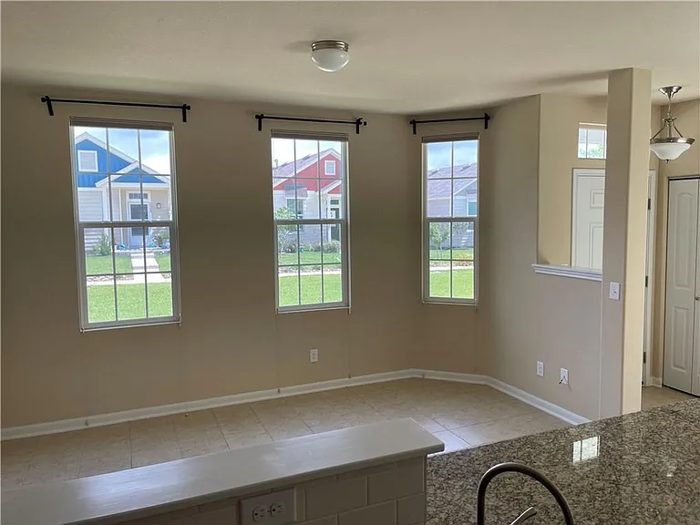 1420 Nevarez — Photo 3