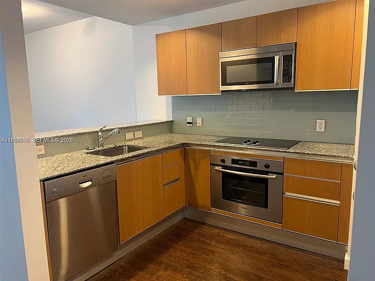 1050 Brickell Ave #3122 — Photo 3