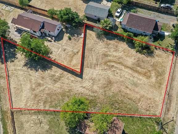 3rd image of 5512 Alicia Ave