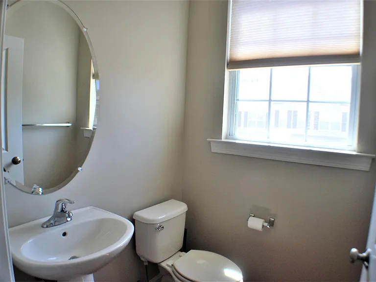 209 Moore Ct — Photo 12