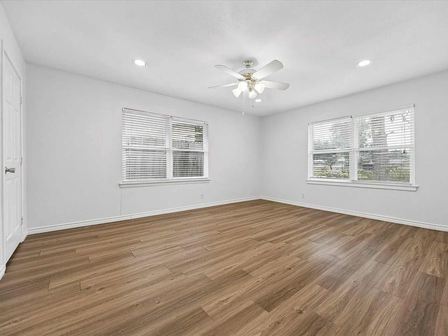 3 bed, 2.5 bath, 2222 sqft, $2,895 — Photo 4